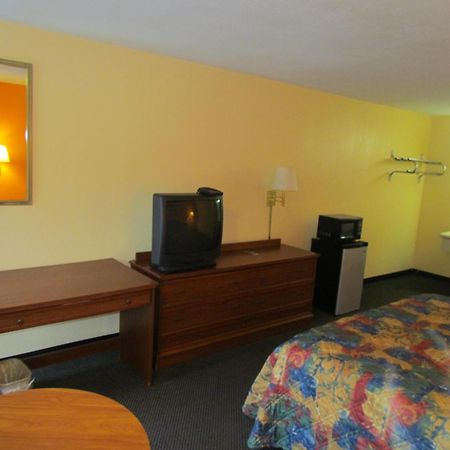 Red Carpet Inn - Augusta Room photo